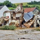 Durch das Hochwasser zerstörtes altes Bauernhaus im Prümtal in Brecht