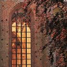 Durch das Kirchenfenster