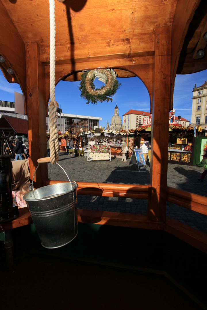 Durch den Brunnen