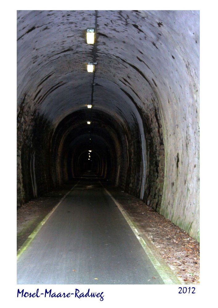 durch den Pleiner Tunnel,