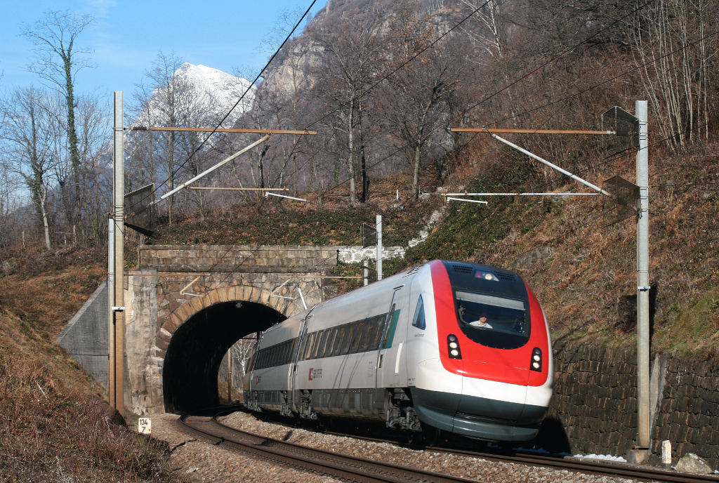 Durch den Tunnel gen Süden