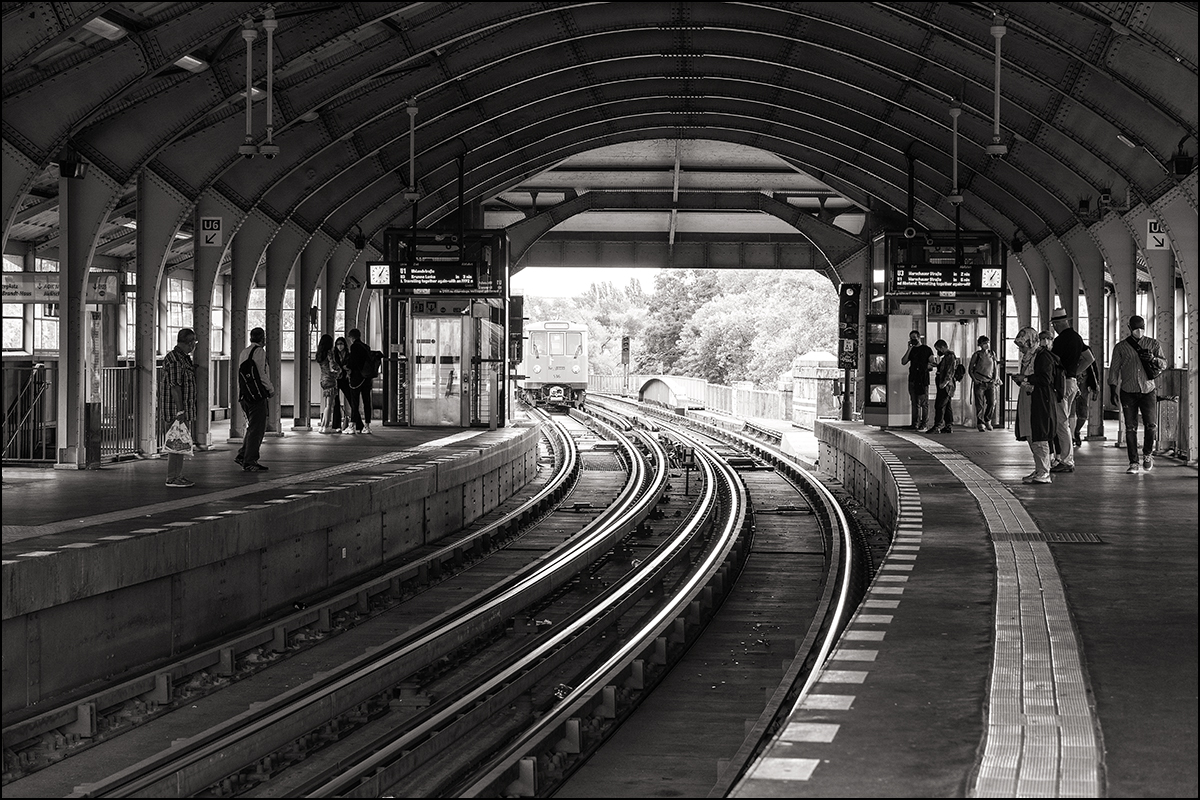 durch den U-Bahnhof...