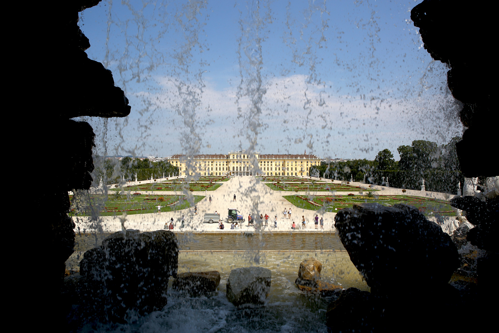 Durch den Wasserschleier