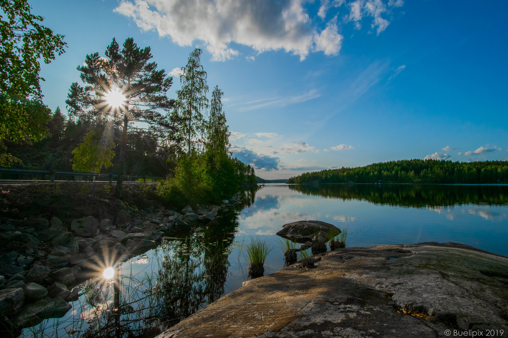 durch die Finnische Seenplatte ... unterwegs auf der Lietvendentie - Strasse No. 62 (© Buelipix)