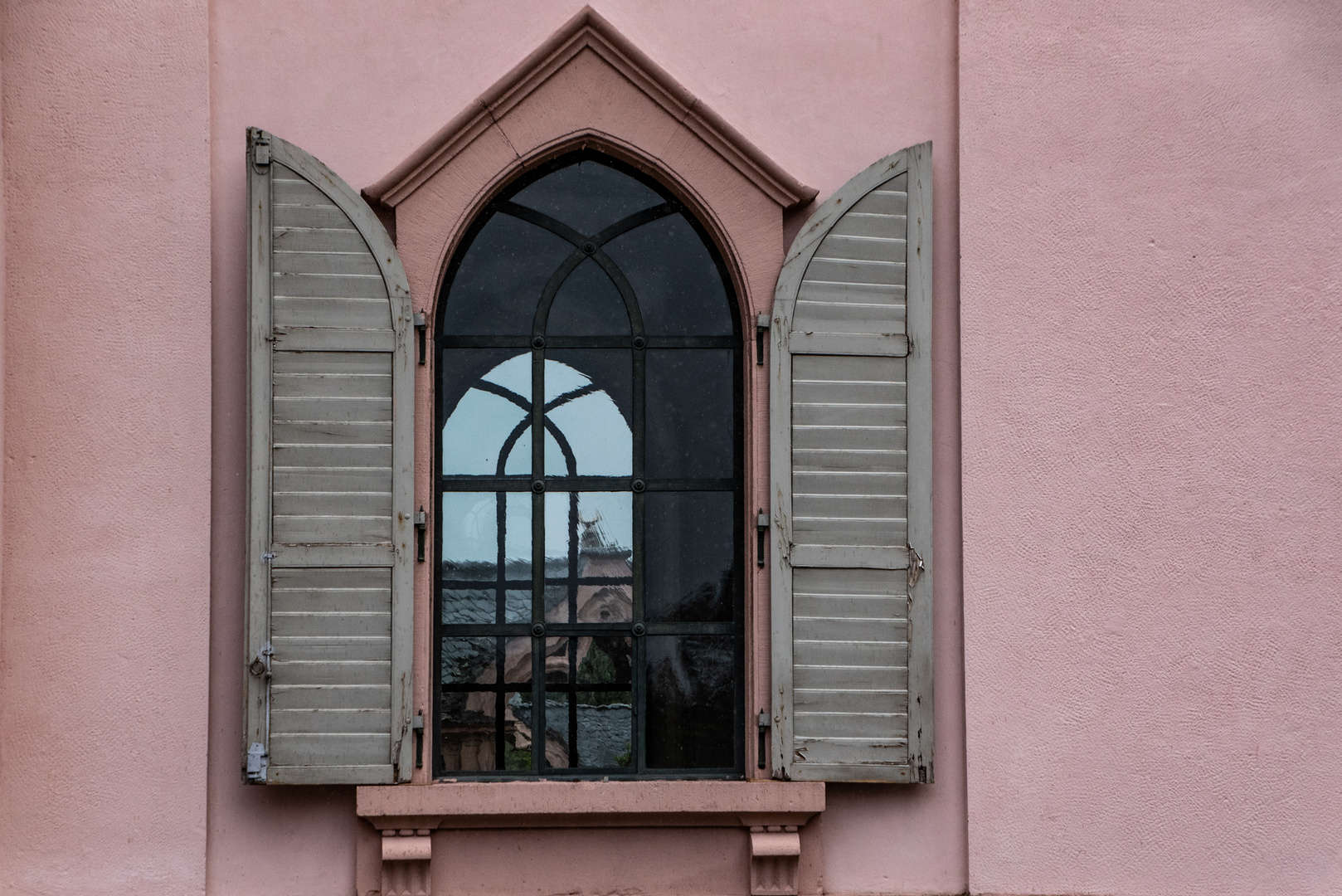 Durch die Moschee geblickt 