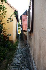 "Durch diese Gasse..."