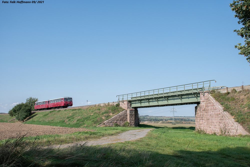 Durch diese holhle Gasse muß er nicht