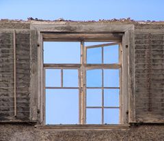 Durch dieses Fenster sieht man niemals mehr ein Abendrot...