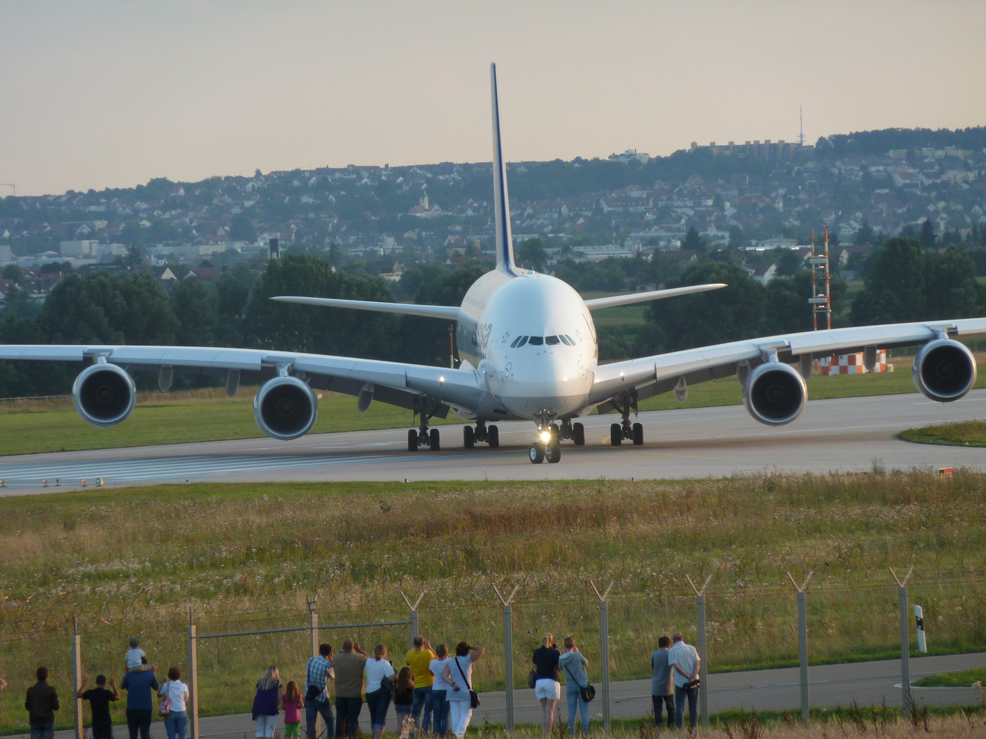 Durch einen Trainingsflug kam der Airbus A380 der Lufthansa nach Stuttgart