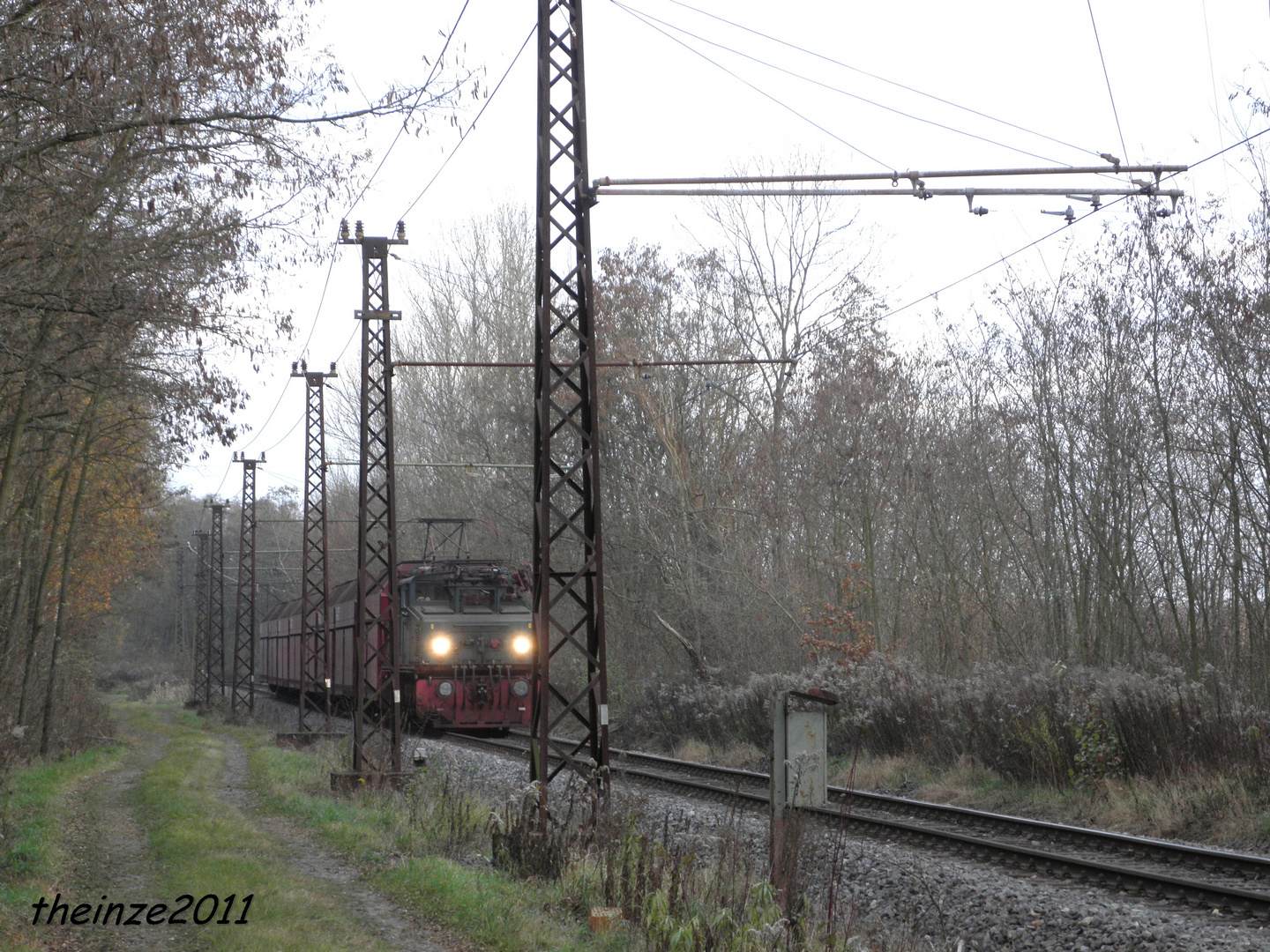 Durch herbstliche Landschaft