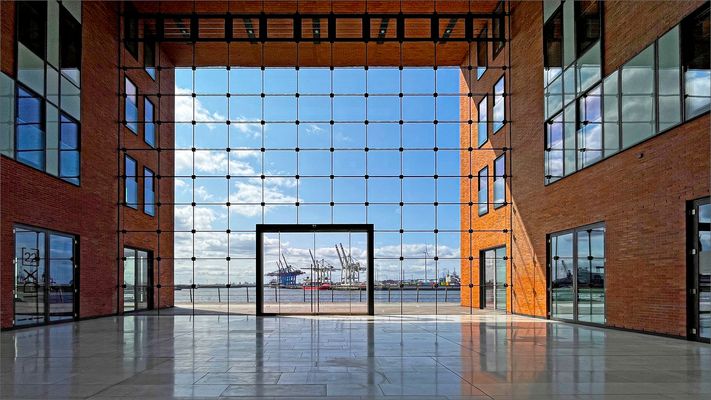 * Durch- und Ausblick *