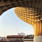 Durchblick am Abend in Sevilla