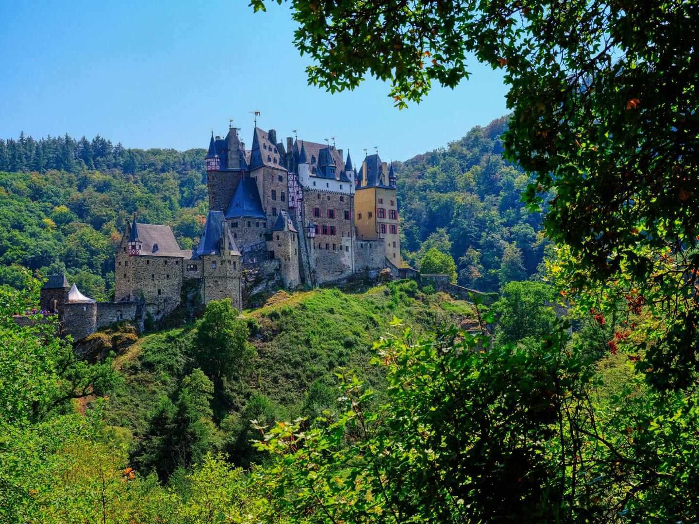 Durchblick am Donnerstag - Burg Eltz