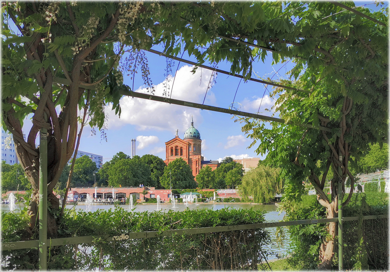 Durchblick am Engelbecken