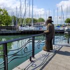 Durchblick am Hafen in Niendorf