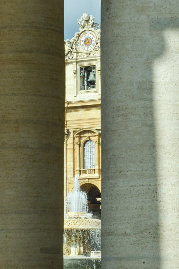 Durchblick am Petersplatz