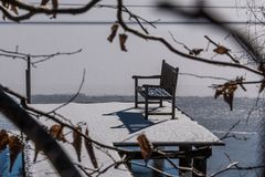 Durchblick am See vom Kloster Seeon