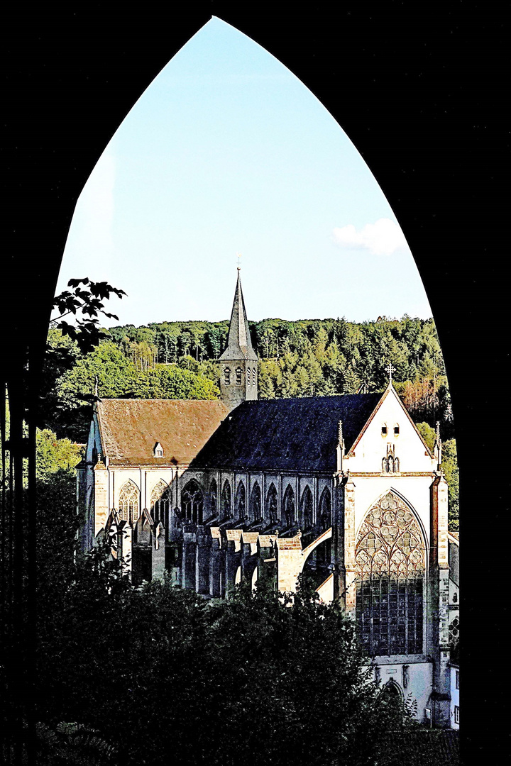 Durchblick auf den Altenberger Dom