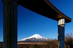 Durchblick auf den Fuji-san