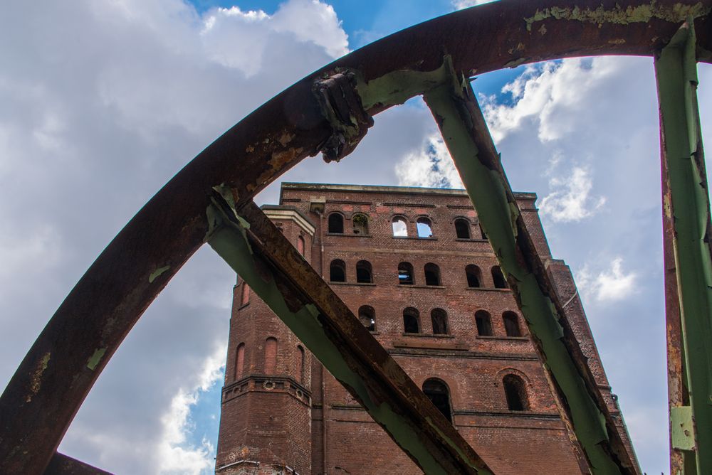 Durchblick auf den Malakowturm auf Zeche Ewald