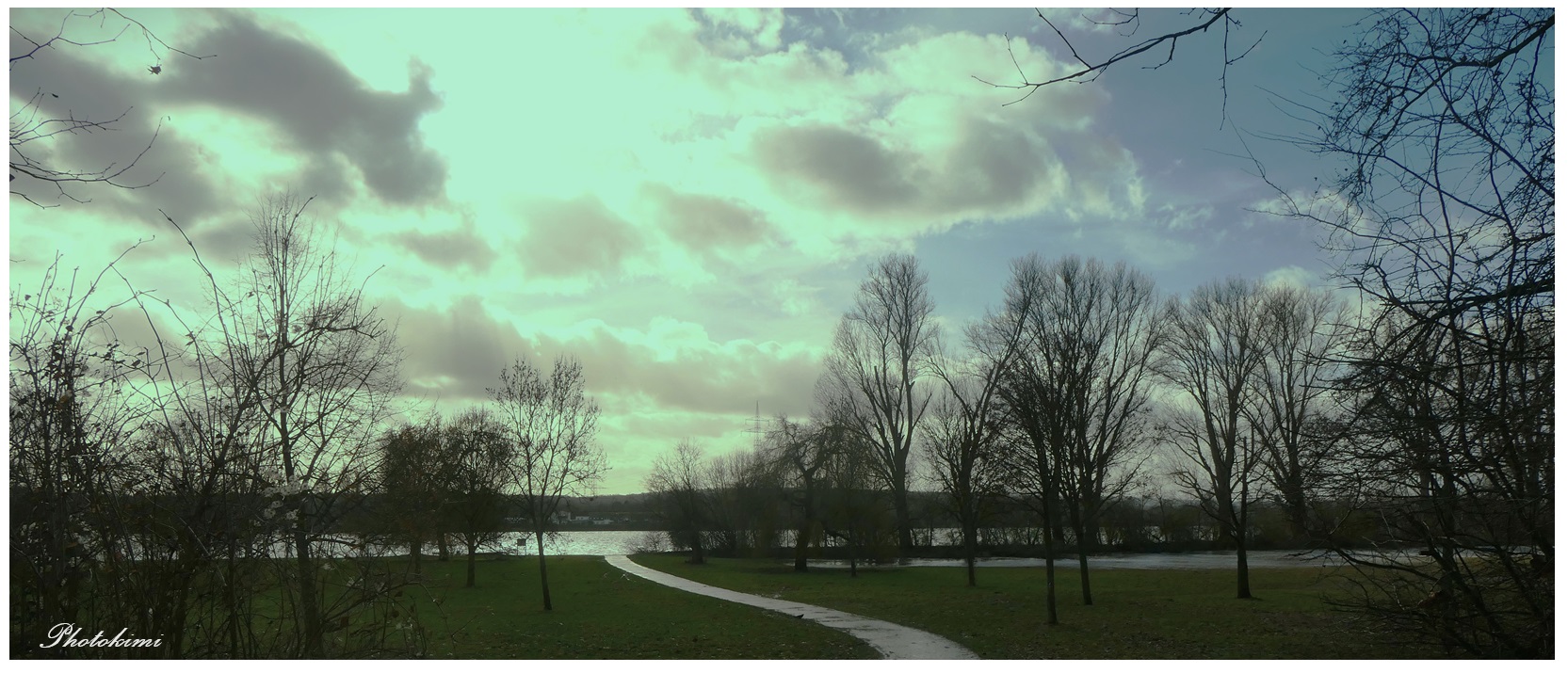 Durchblick auf den Rhein 