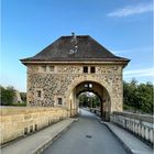 durchblick auf der staumauer vom edersee