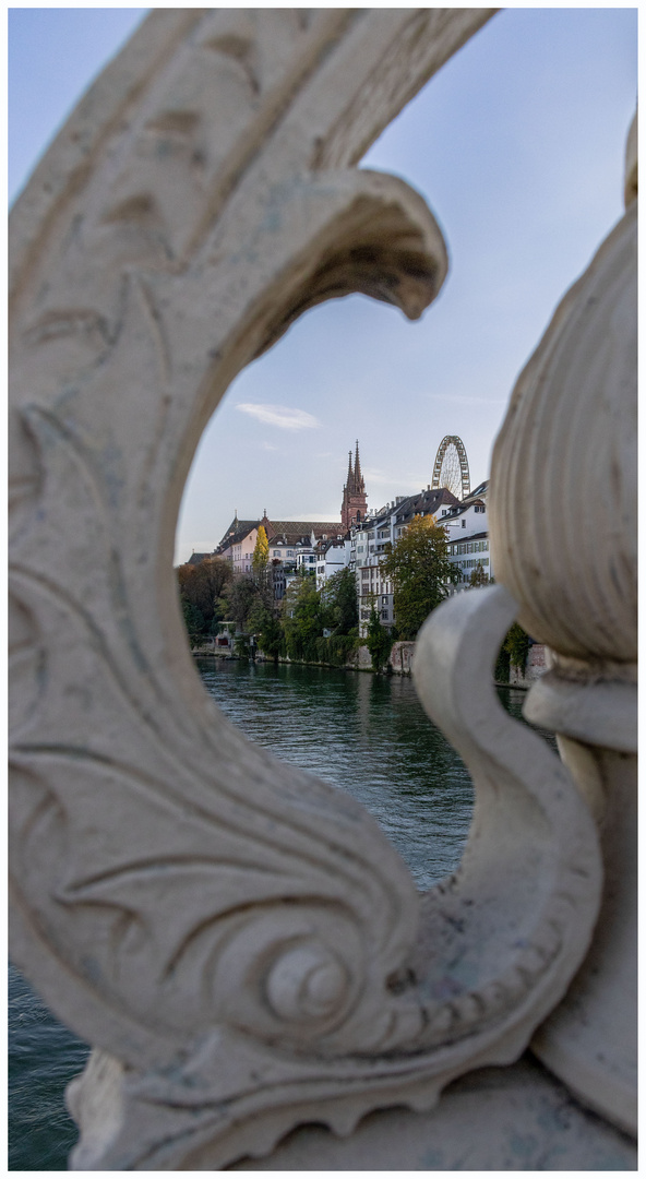 Durchblick auf die Basler Mäss