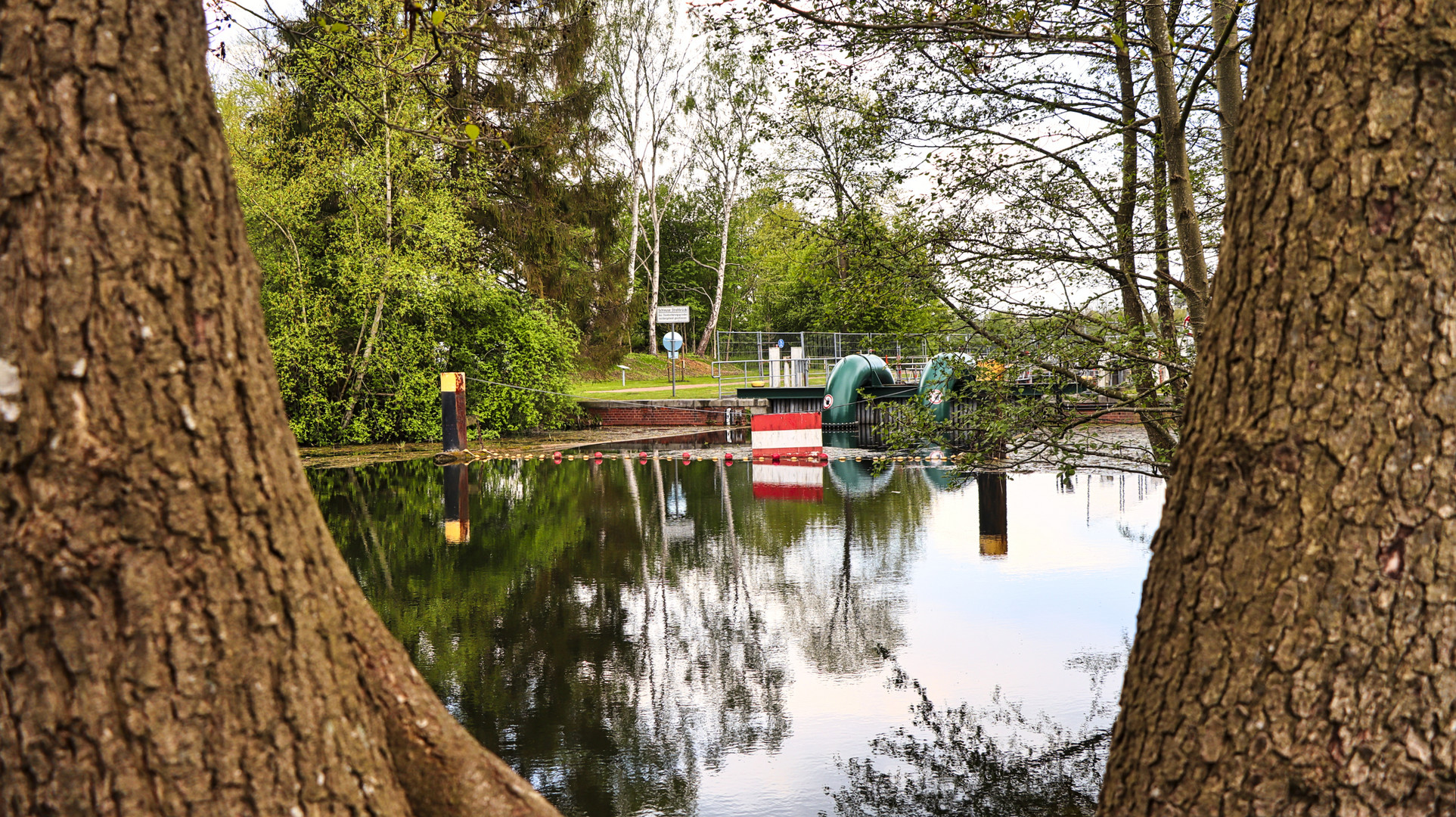 Durchblick auf die ehemalige Schleuse Strohbrück zum…