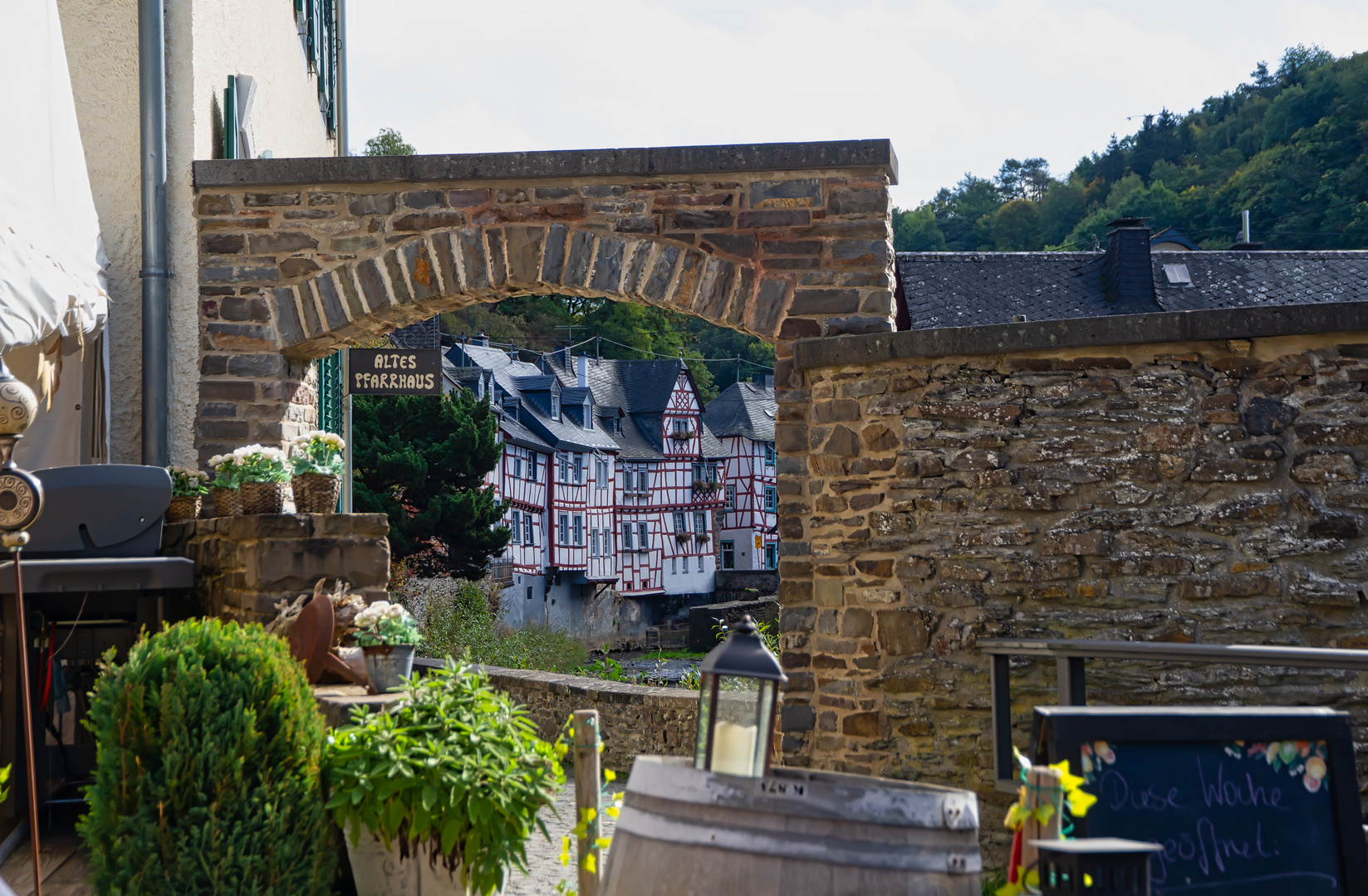 Durchblick auf die Fachwerkhäuser