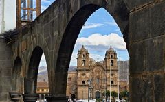 Durchblick auf die Iglesia de la Compania de Jesus