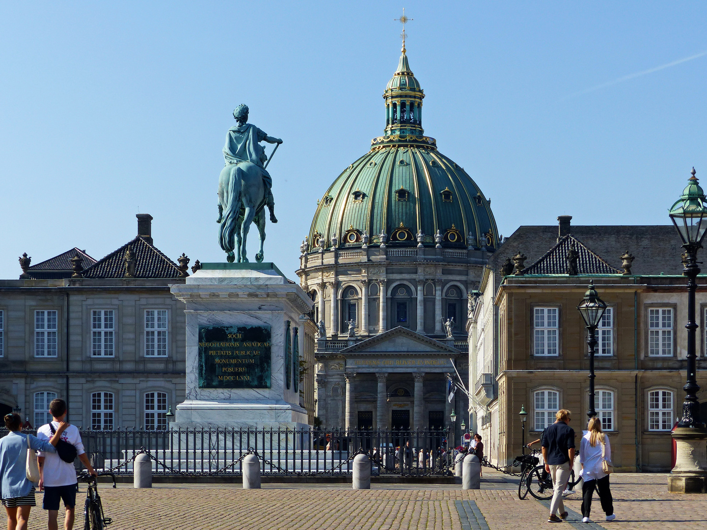 Durchblick auf die Marmorkirche