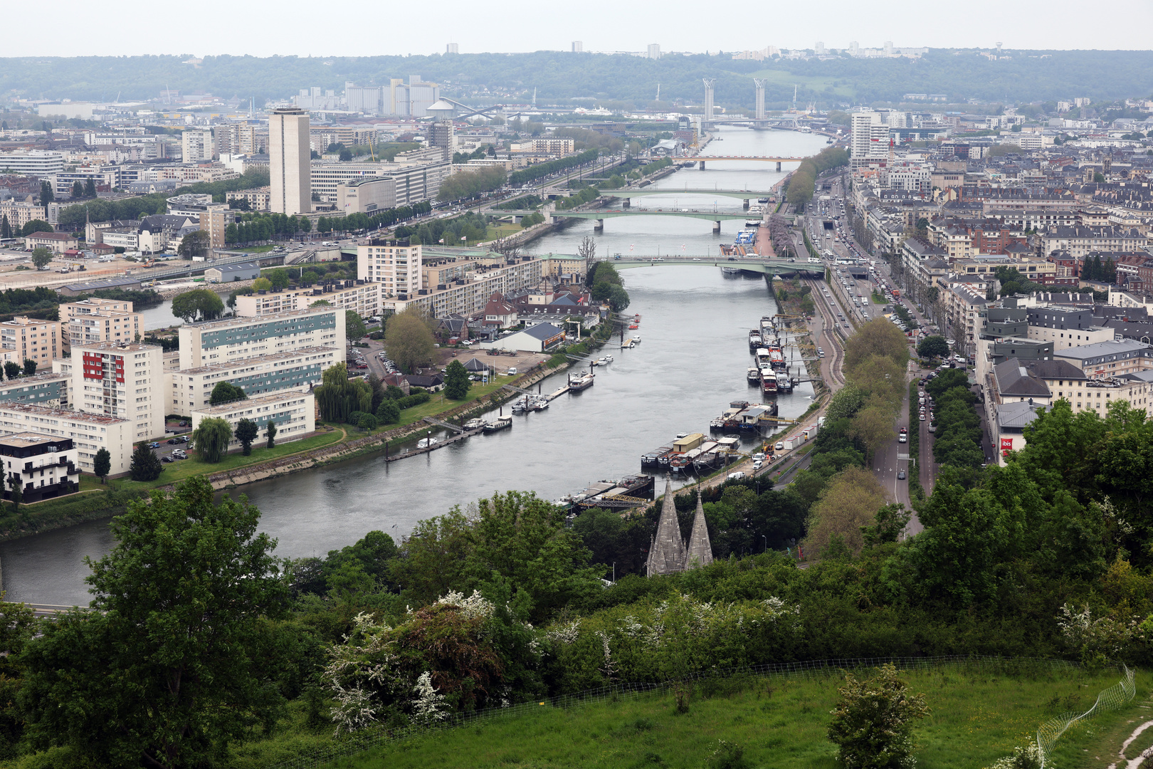 Durchblick auf die Seine bei Rouen