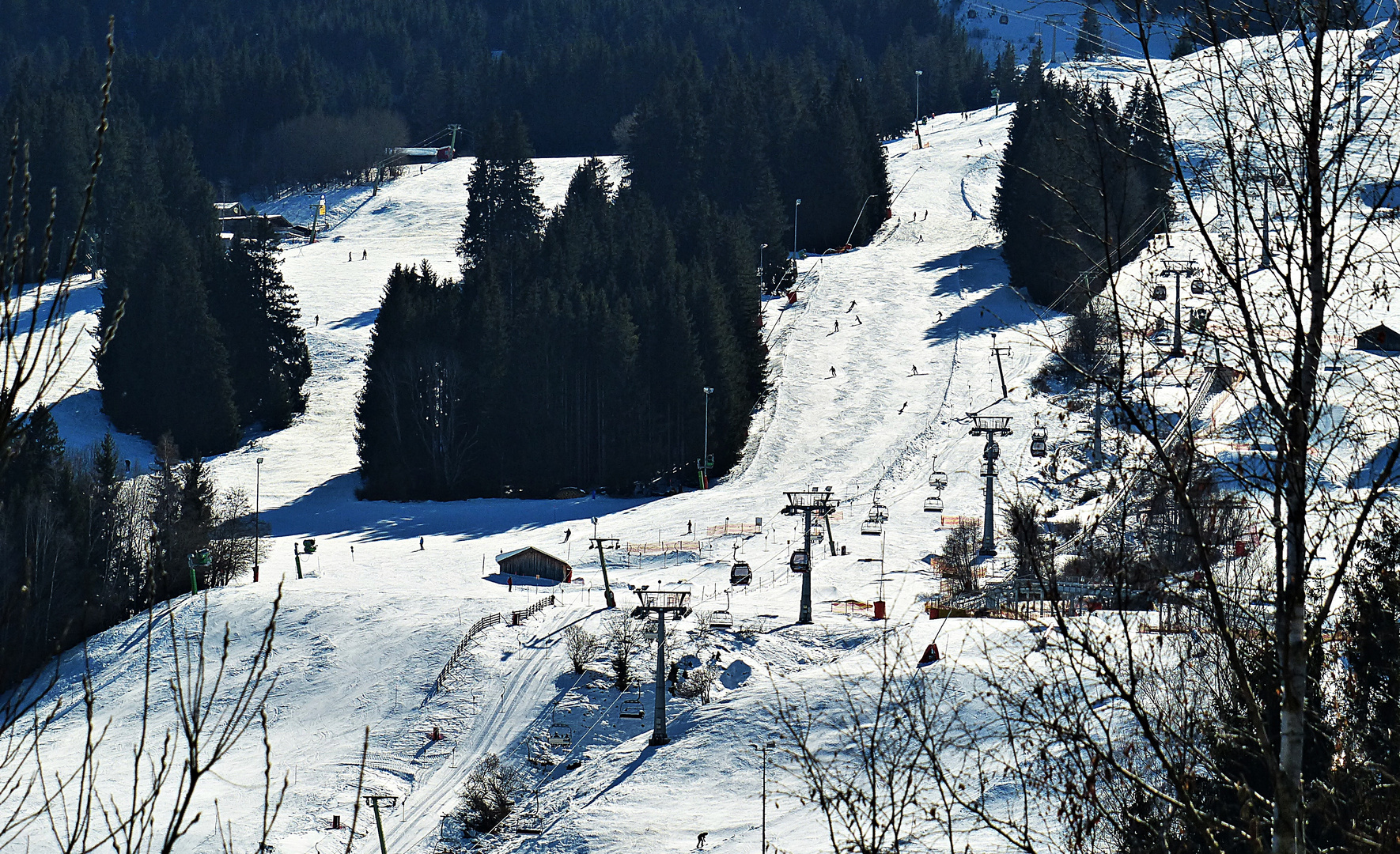 Durchblick auf die Skipiste