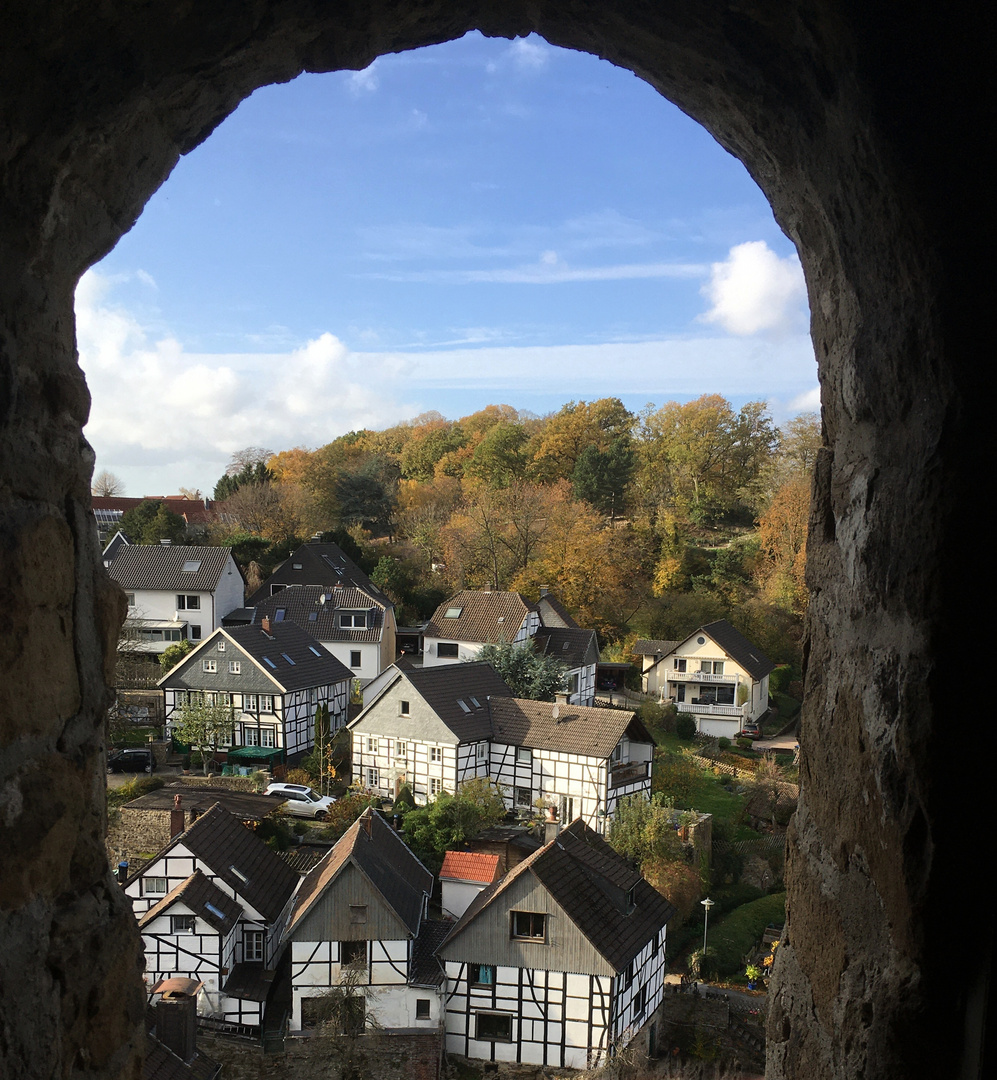 Durchblick auf Fachwerkhäuser