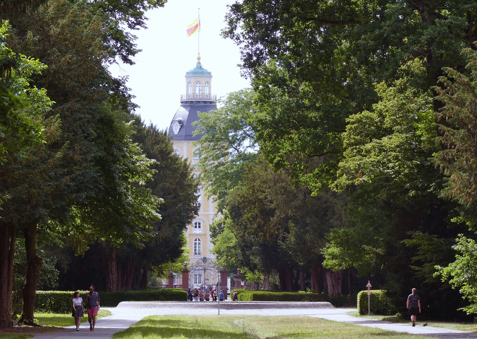 Durchblick auf   "Karl´s Ruhe"