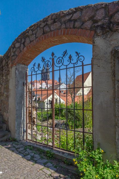 Durchblick auf Meißner Dom und Albrechtsburg