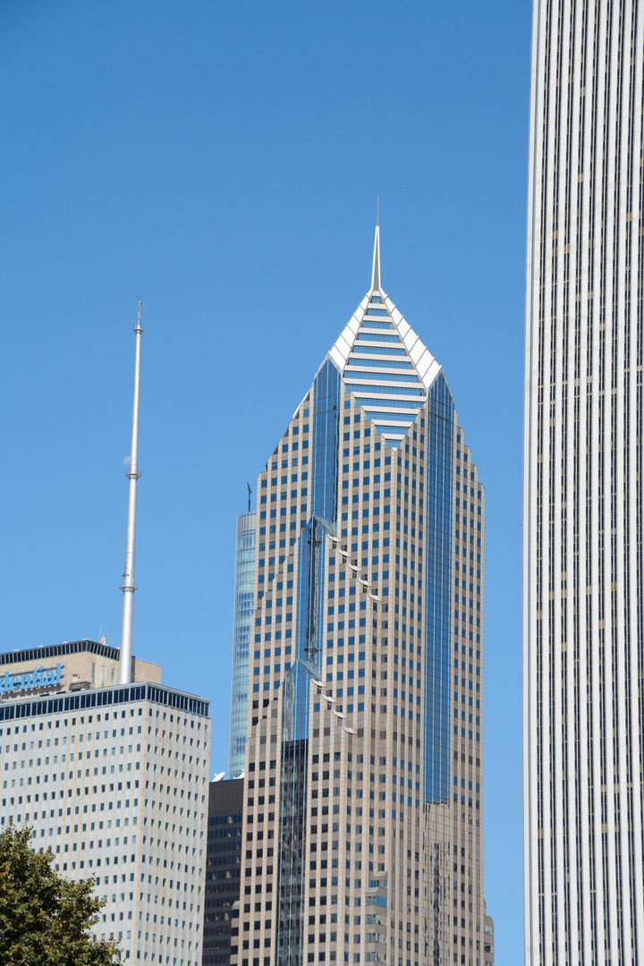 Durchblick auf Two Prudential Plaza