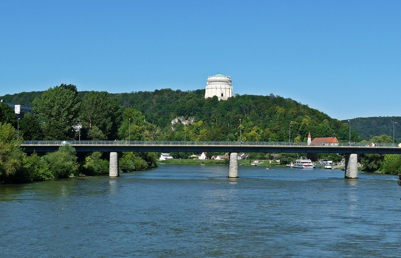 Durchblick ...Befreiungshalle Kelheim