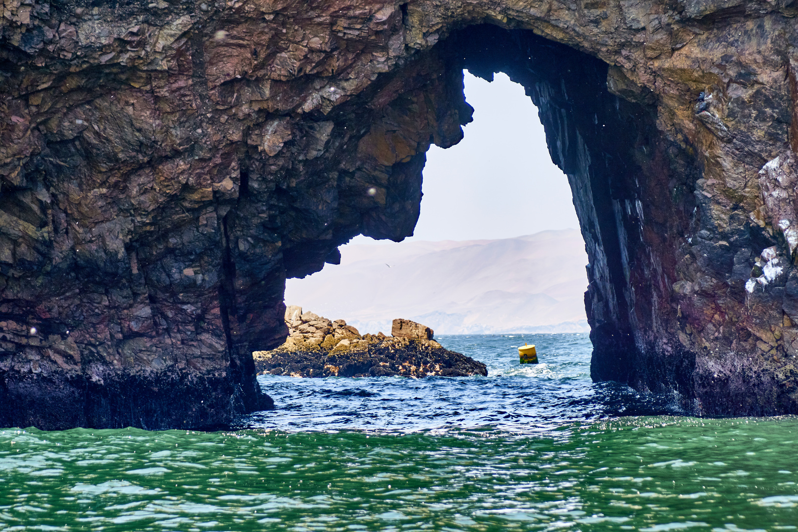 Durchblick bei der Ballestas Inseln