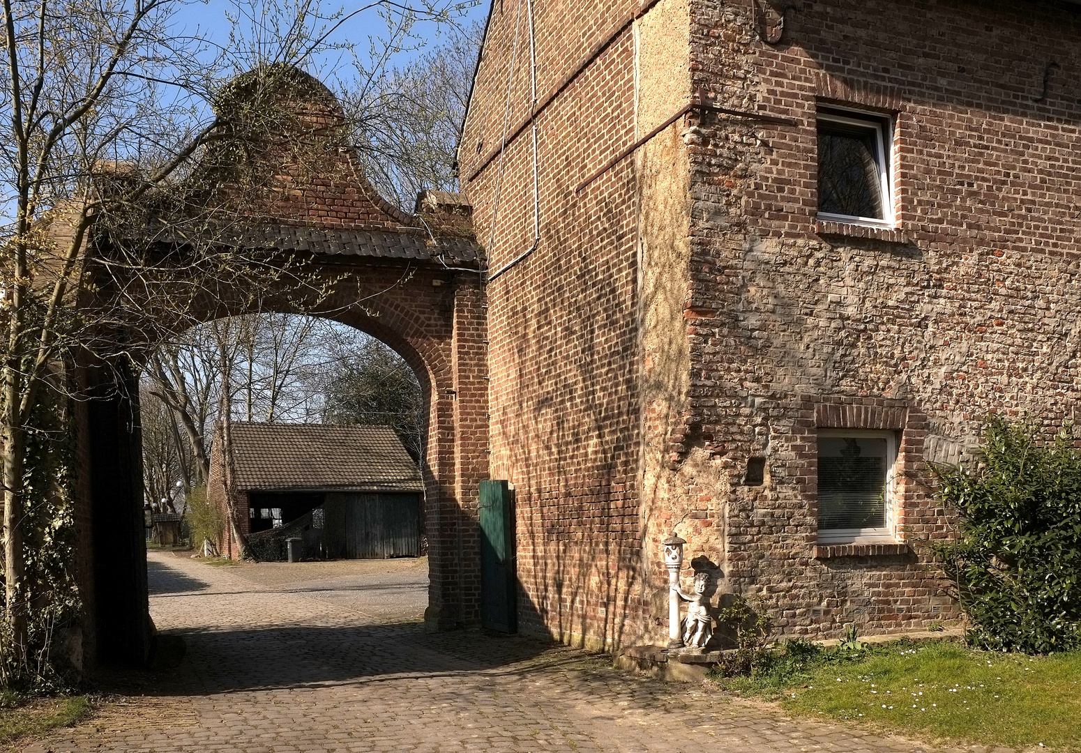 Durchblick - Burg Geretzhoven