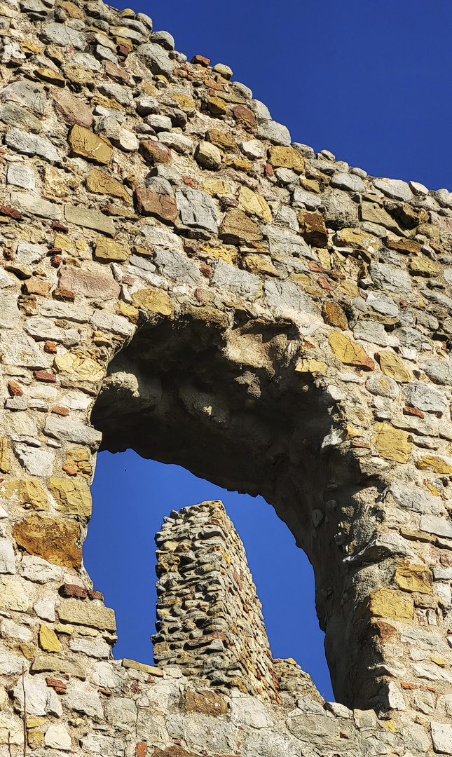 Durchblick - Burgruine Staufen