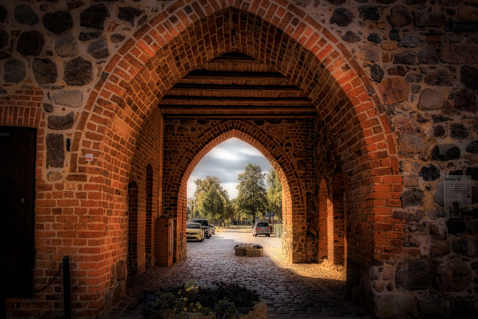 Durchblick durch das Berliner Tor in Templin