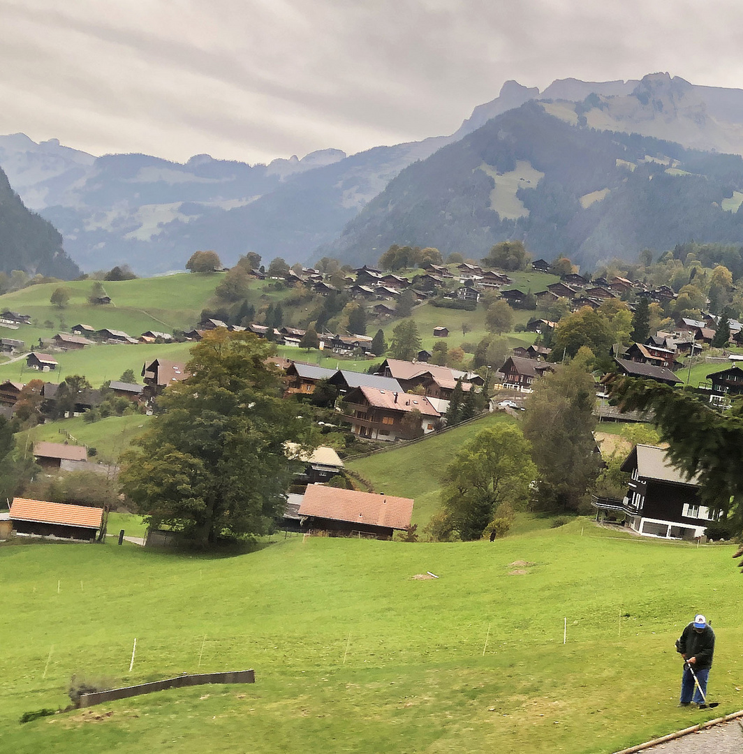 Durchblick durch ein Zugfenster