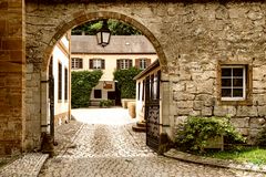 Durchblick - Durchgang - Durchfahrt