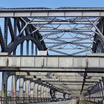 Durchblick - Freihafen-Elbbrücke  Hamburg...