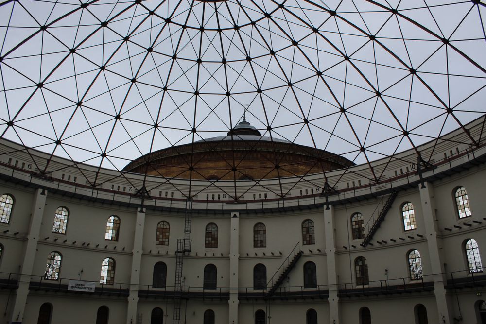 Durchblick im alten Gasometer Leipzig