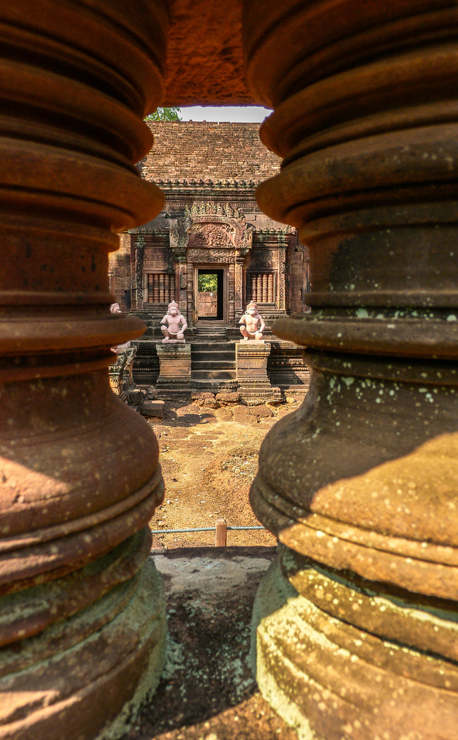 Durchblick im Banteay Srei