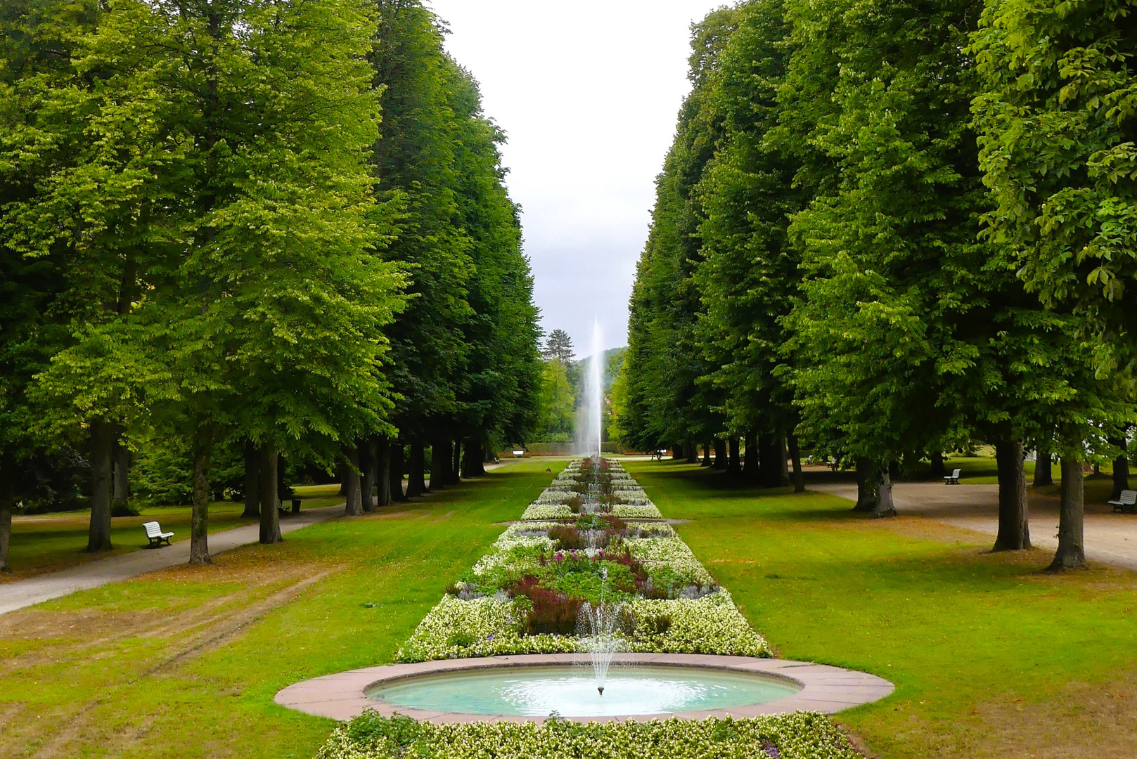 Durchblick im Kurpark Bad Pyrmont