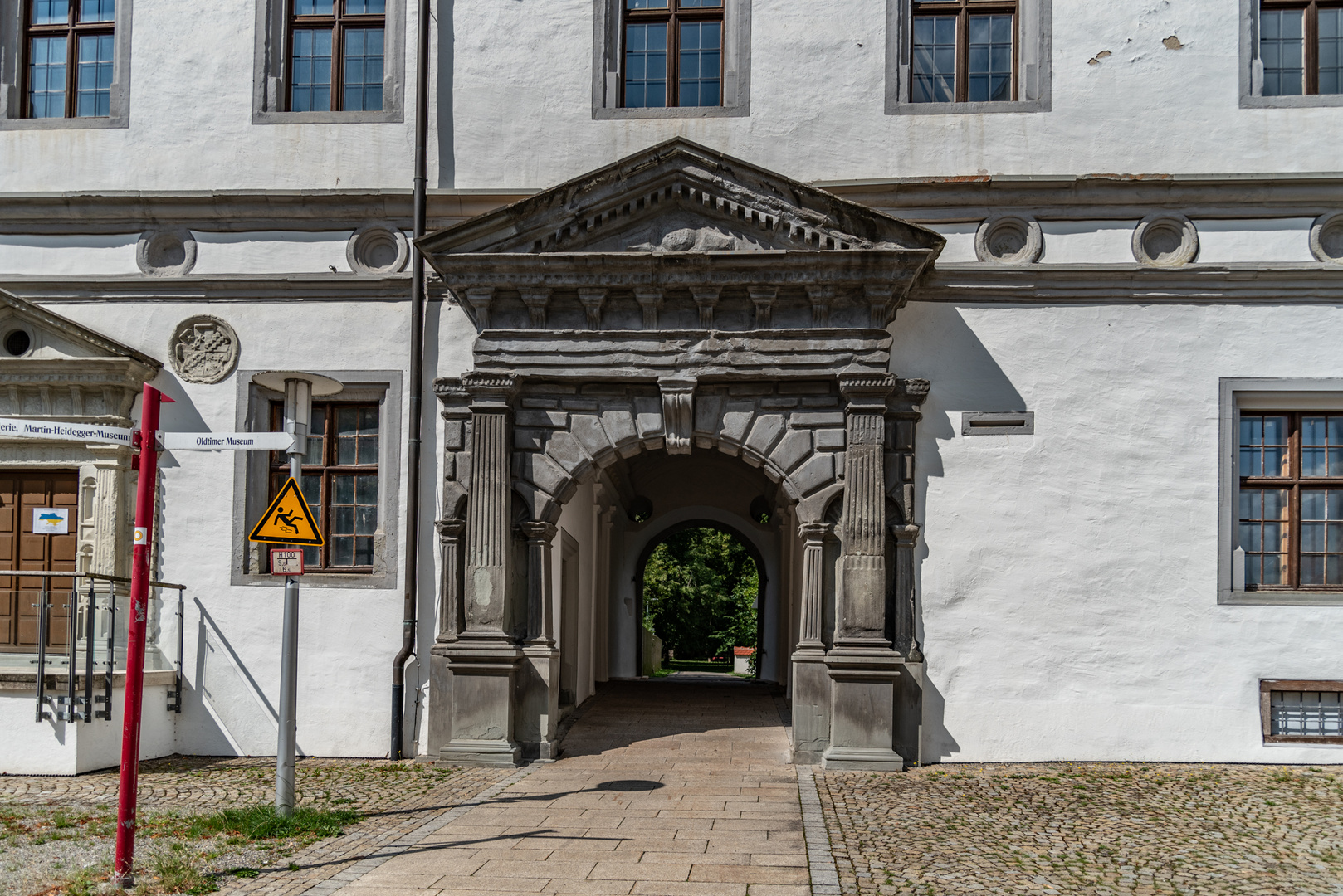 Durchblick im Messkircher Schloß