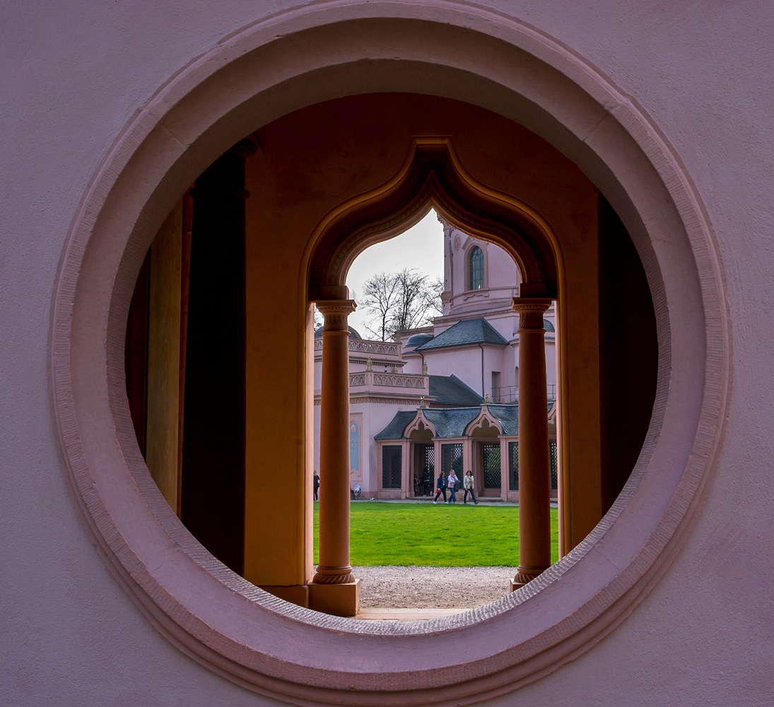 Durchblick im Schwetzinger Schlosspark